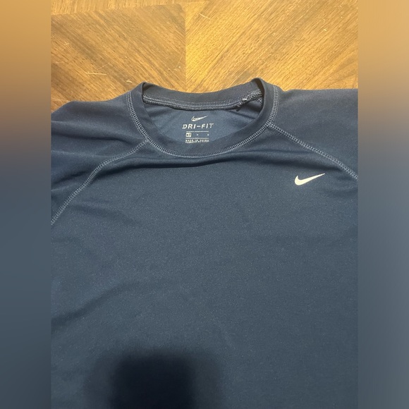 Nike Dry Fit T-Shirt - Picture 2 of 2